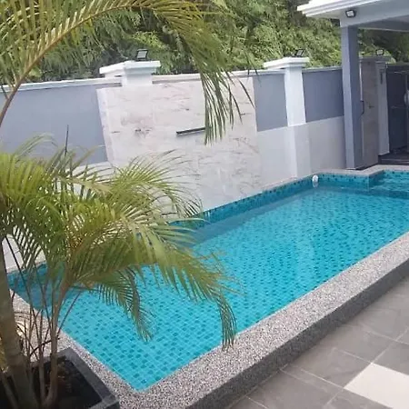 Homestay With Pool Kuantan Luaran gambar